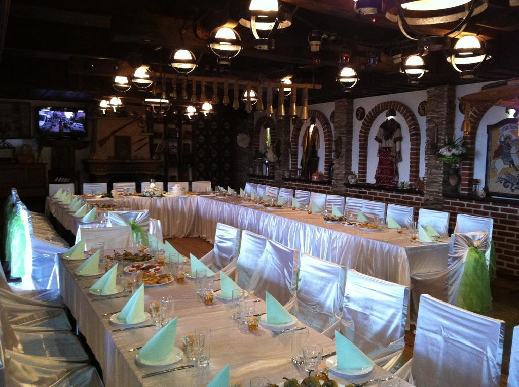 Шапкова Къща Hotel Delchevo ภายนอก รูปภาพ