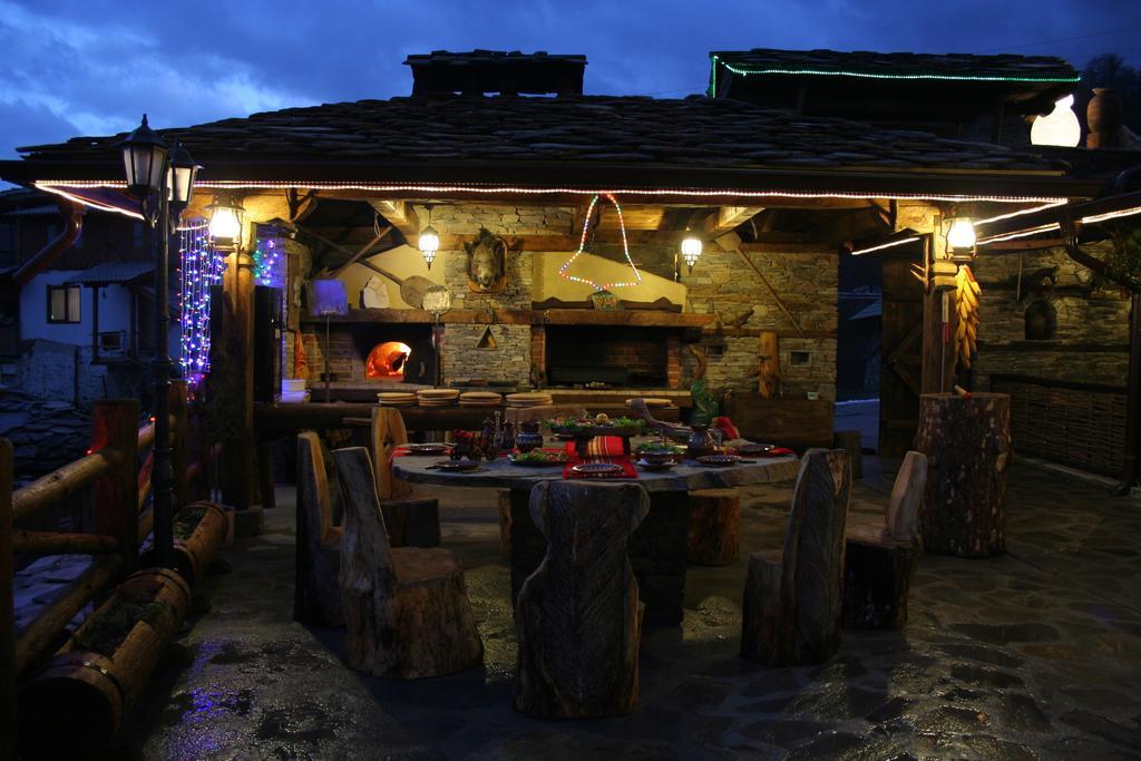 Шапкова Къща Hotel Delchevo ภายนอก รูปภาพ