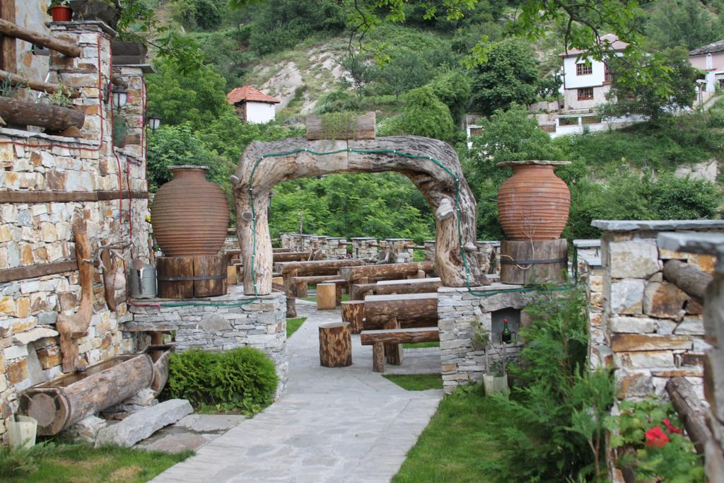 Шапкова Къща Hotel Delchevo ภายนอก รูปภาพ